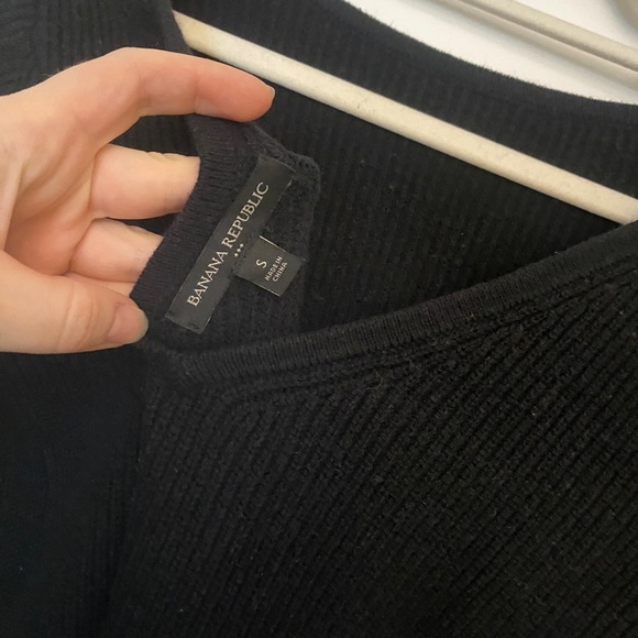 New Banana Republic Sweater - Picture 2 of 3